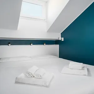design-attic-porta-venezia-centrale-65m2.italymilanhotels.net/